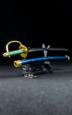 Shanks' Gryphon Keychain + Stand