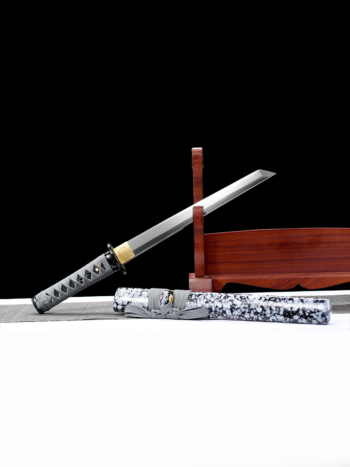 Carbon Mist Tanto