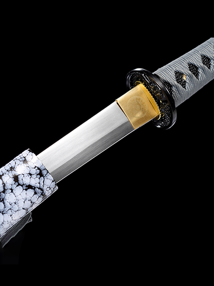 Carbon Mist Tanto