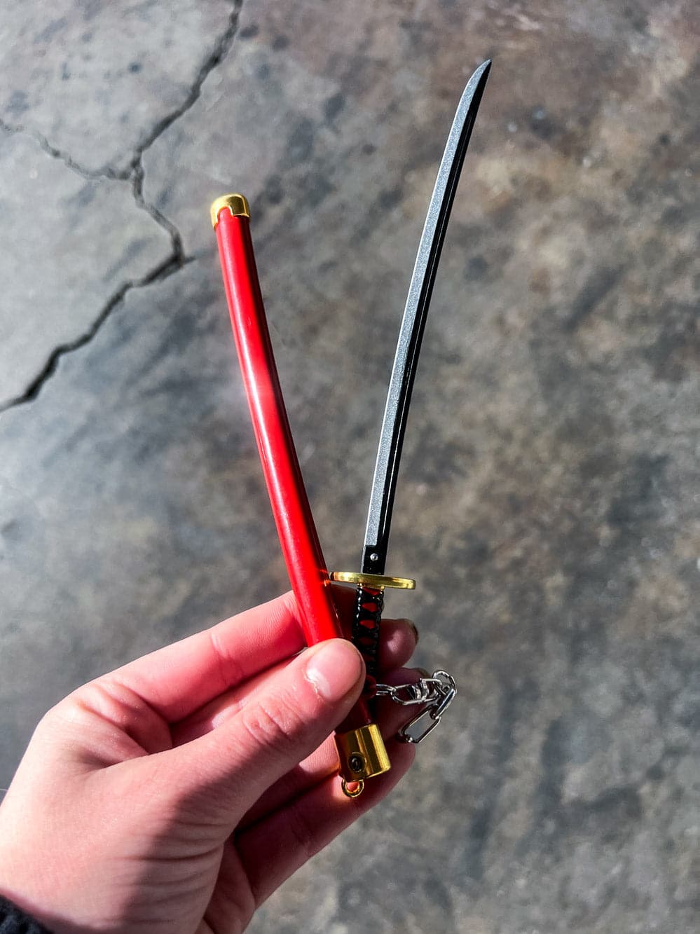 Genya Keychain + Stand – Mini Katana