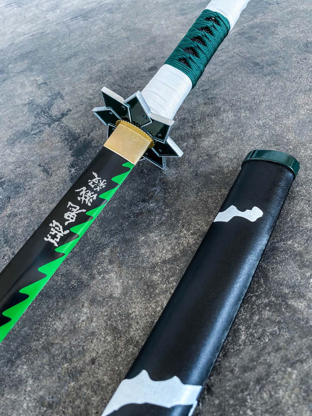 Sanemi Shinazugawa Sword BattleReady Katana (SHARP) (1045 Carbon Steel