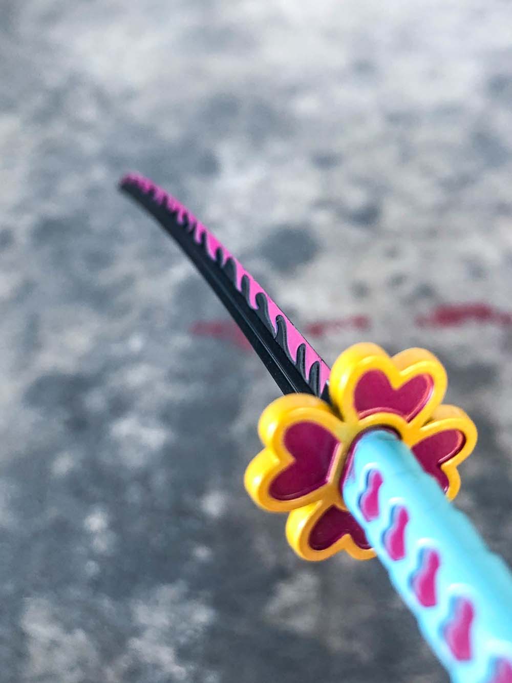 Mini Mitsuri's Nichirin Katana Keychain + Stand – Mini Katana