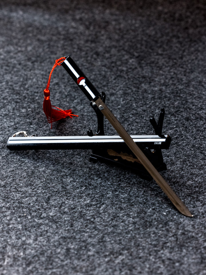 Sasuke Grass Cutter Keychain + Stand