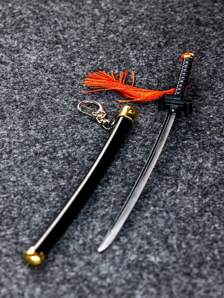 Mini Ichigo Bankai Katana Keychain + Stand