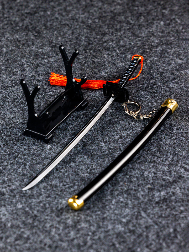 Mini Ichigo Bankai Katana Keychain + Stand