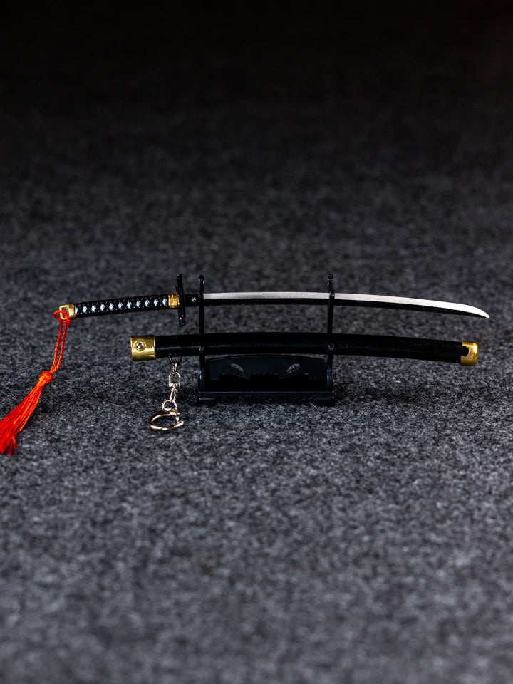 Mini Ichigo Bankai Katana Keychain + Stand