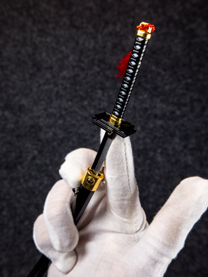 Ichigo's Bankai Mini Katana main image 1